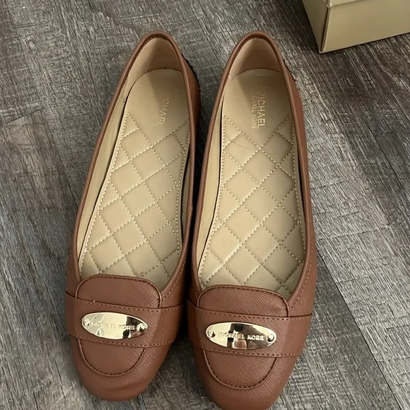 Michael Kors shoes - Picture 3 of 4